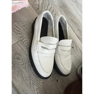 A new Day white mens loafers size 9.5